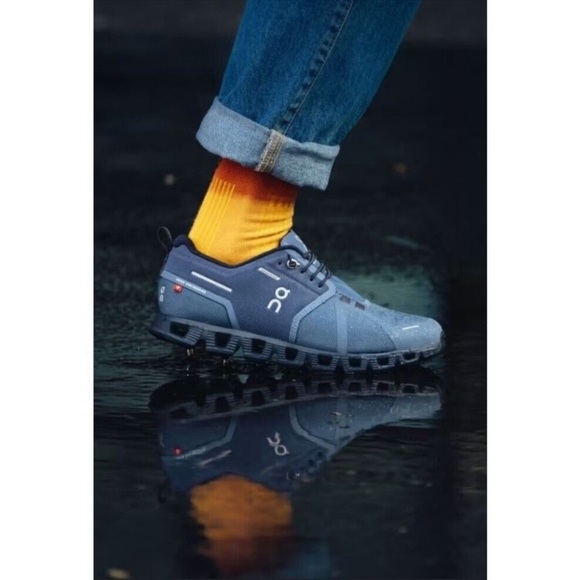 ON Cloud 5 Waterproof Sneakers New Size 9.5 - Picture 1 of 16
